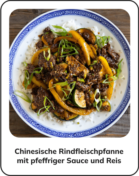 Chinesische Rindfleischpfanne mit pfeffriger Sauce und Reis