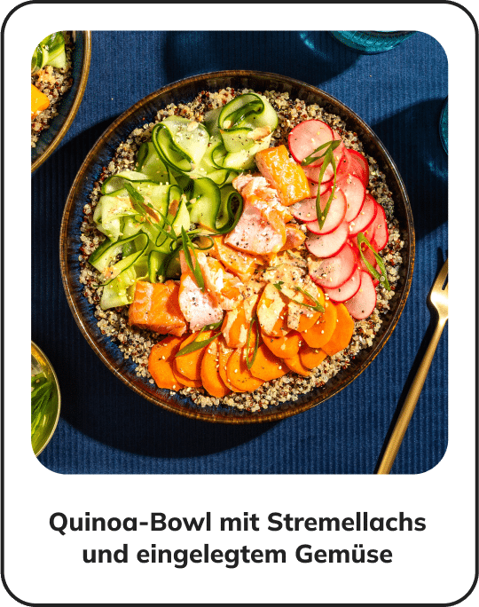 Quinoa-Bowl mit Stremellachs und eingelegtem Gemüse-v2