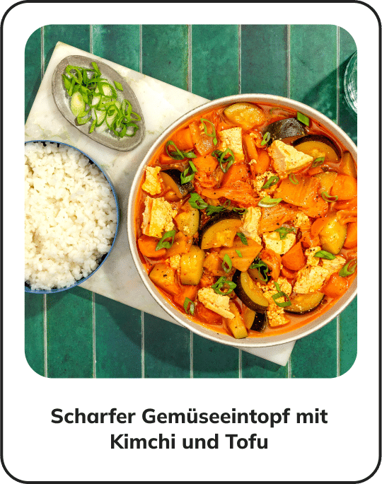 Scharfer Gemüseeintopf mit Kimchi und Tofu